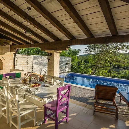 Dvori Dida Mile Villa