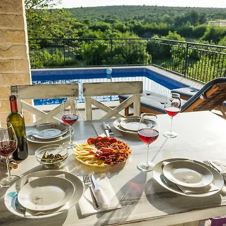 Dvori Dida Mile * Sveti Petar (Zadar)